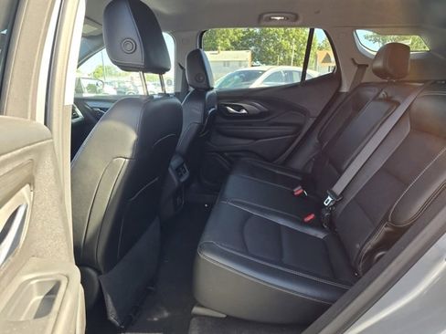 Used 2024 GMC Terrain SLT image 20