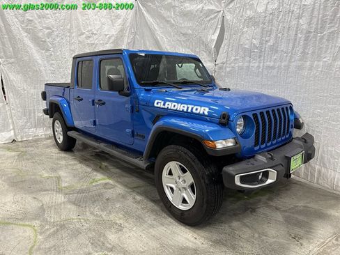 Used 2022 Jeep Gladiator Sport image 2