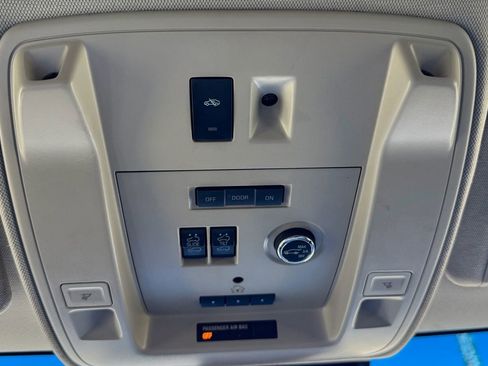 Used 2015 GMC Yukon XL Denali w/ Touring Package image 38