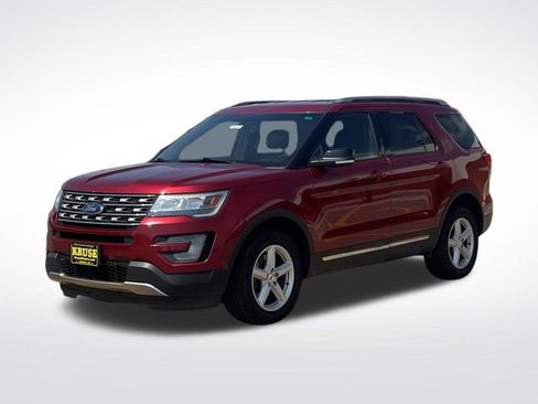 Used 2016 Ford Explorer XLT w/ Equipment Group 202A AWD/4WD image 41