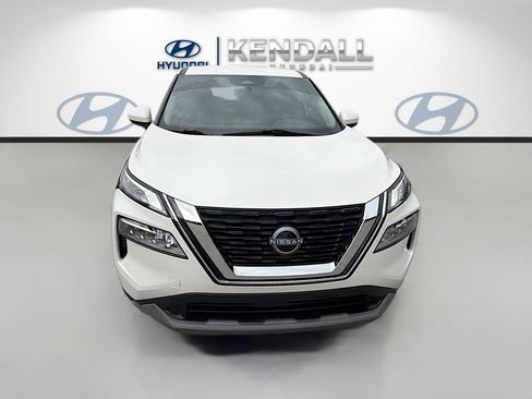 Used 2023 Nissan Rogue SV FWD image 2