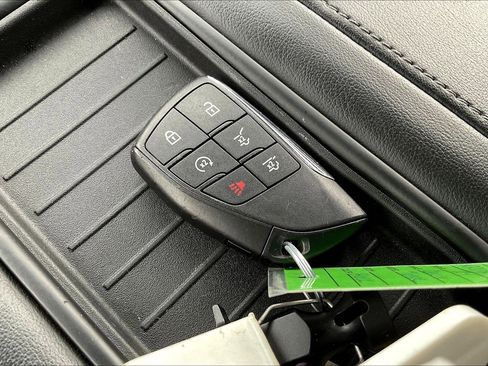 Used 2024 Chevrolet Tahoe Z71 w/ Luxury Package image 11