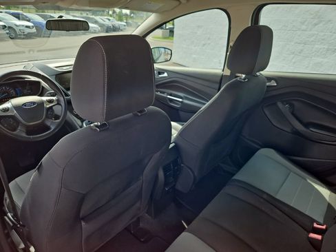 Used 2015 Ford C-MAX SE w/ Equipment Group 202A FWD image 10