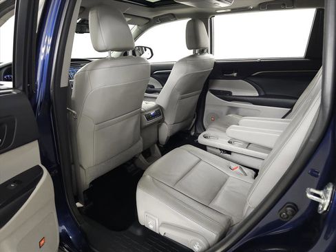 Used 2015 Toyota Highlander Limited image 32
