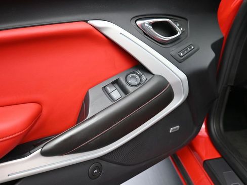 Used 2016 Chevrolet Camaro SS RWD image 9