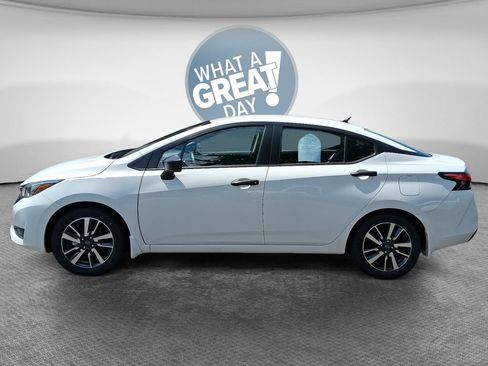 Used 2025 Nissan Versa S w/ S Plus Package FWD image 7