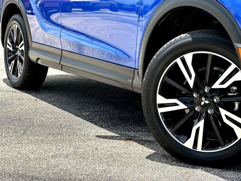 Used 2025 Mitsubishi Eclipse Cross AWD image 2