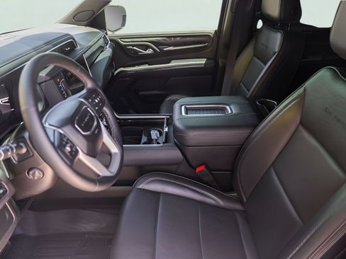 Used 2023 GMC Yukon Denali AWD/4WD image 12