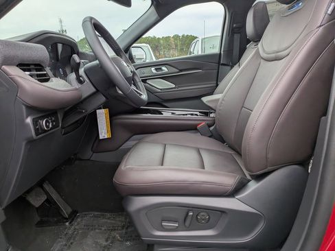 New 2026 Ford Explorer Platinum image 25