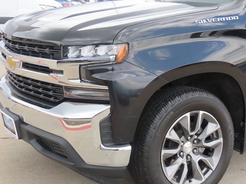 Used 2019 Chevrolet Silverado 1500 LT w/ Texas Edition RWD image 3