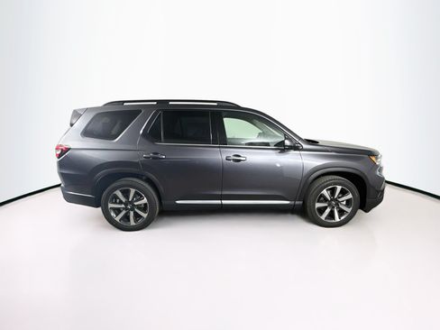 Certified 2025 Honda Pilot Touring image 2