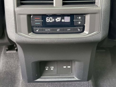 Used 2022 Volkswagen Atlas SEL Premium image 33