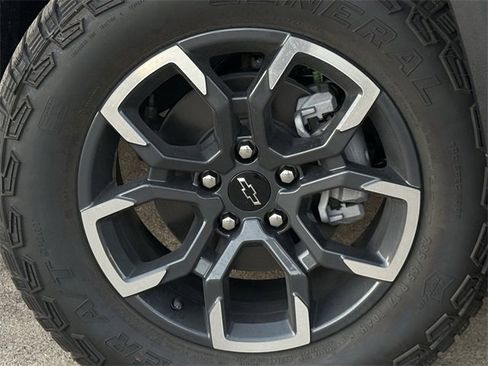 New 2026 Chevrolet Equinox ACTIV w/ Convenience Package III image 10