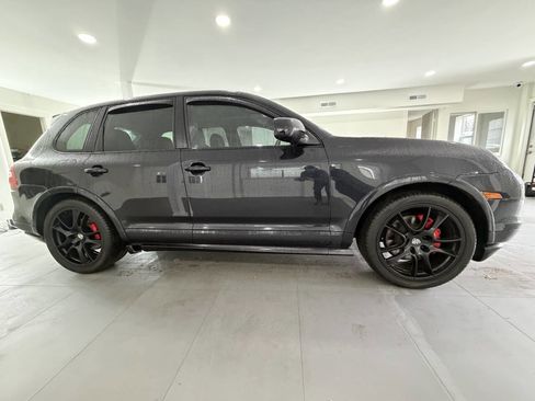 Used 2009 Porsche Cayenne GTS image 9