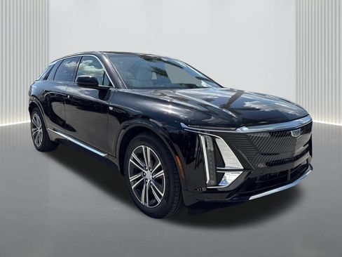New 2026 Cadillac Lyriq Luxury RWD image 3