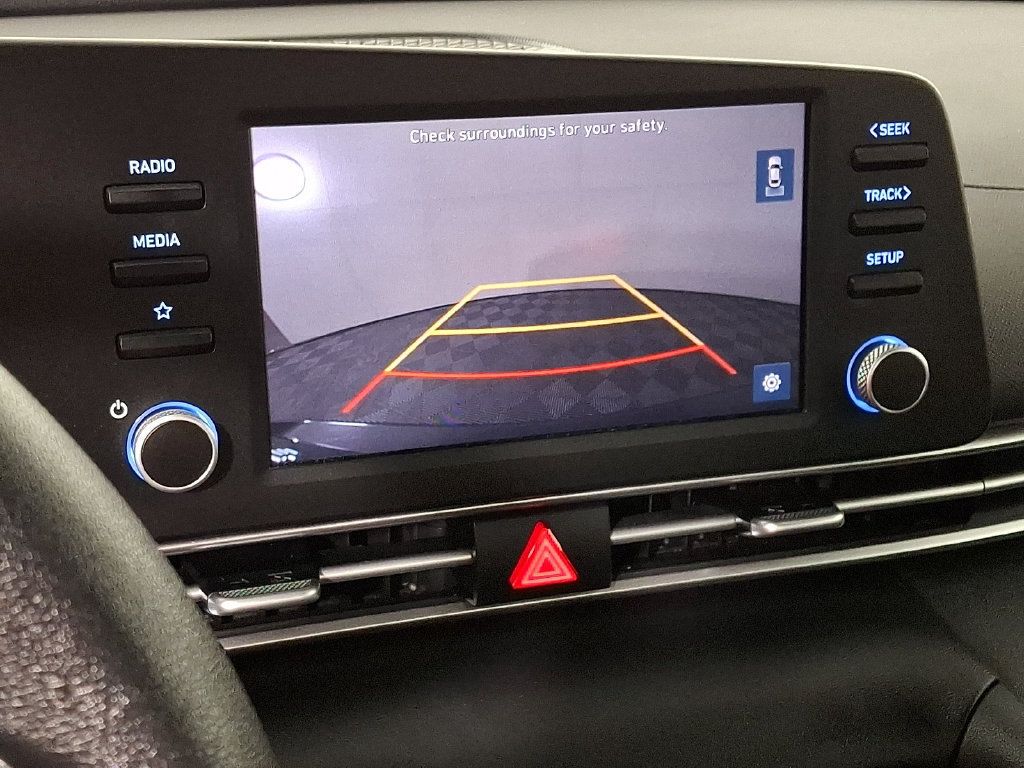 Used 2023 Hyundai Elantra SEL w/ Cargo Package FWD image 4