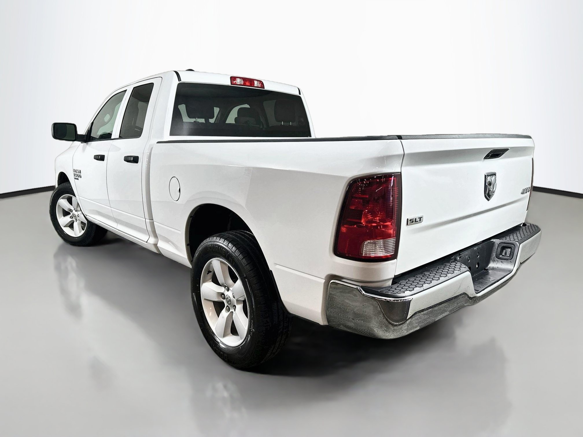 Used 2024 RAM 1500 Classic SLT AWD/4WD image 5