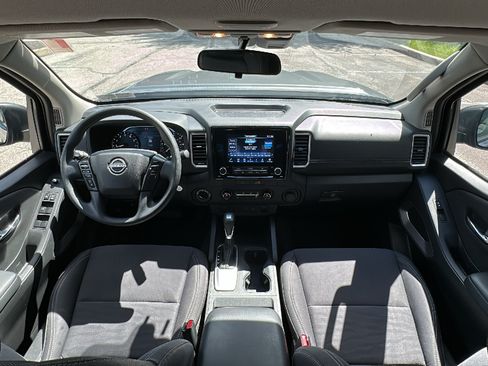 Used 2022 Nissan Frontier SV AWD/4WD image 25