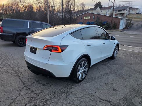 Used 2020 Tesla Model Y Long Range image 5