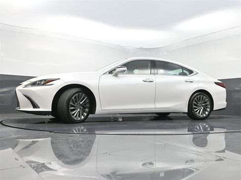 Used 2020 Lexus ES 350 Luxury image 29