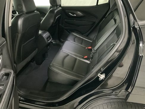 Used 2024 GMC Terrain SLT image 16