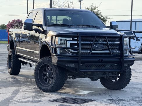 Used 2021 Ford F250 Platinum w/ Tremor Off-Road Package AWD/4WD image 3