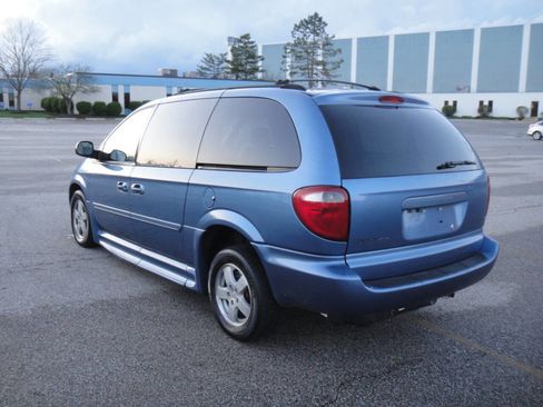 Used 2007 Dodge Grand Caravan SXT w/ Leather Interior Group image 14