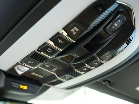 New 2026 Porsche Macan S image 38