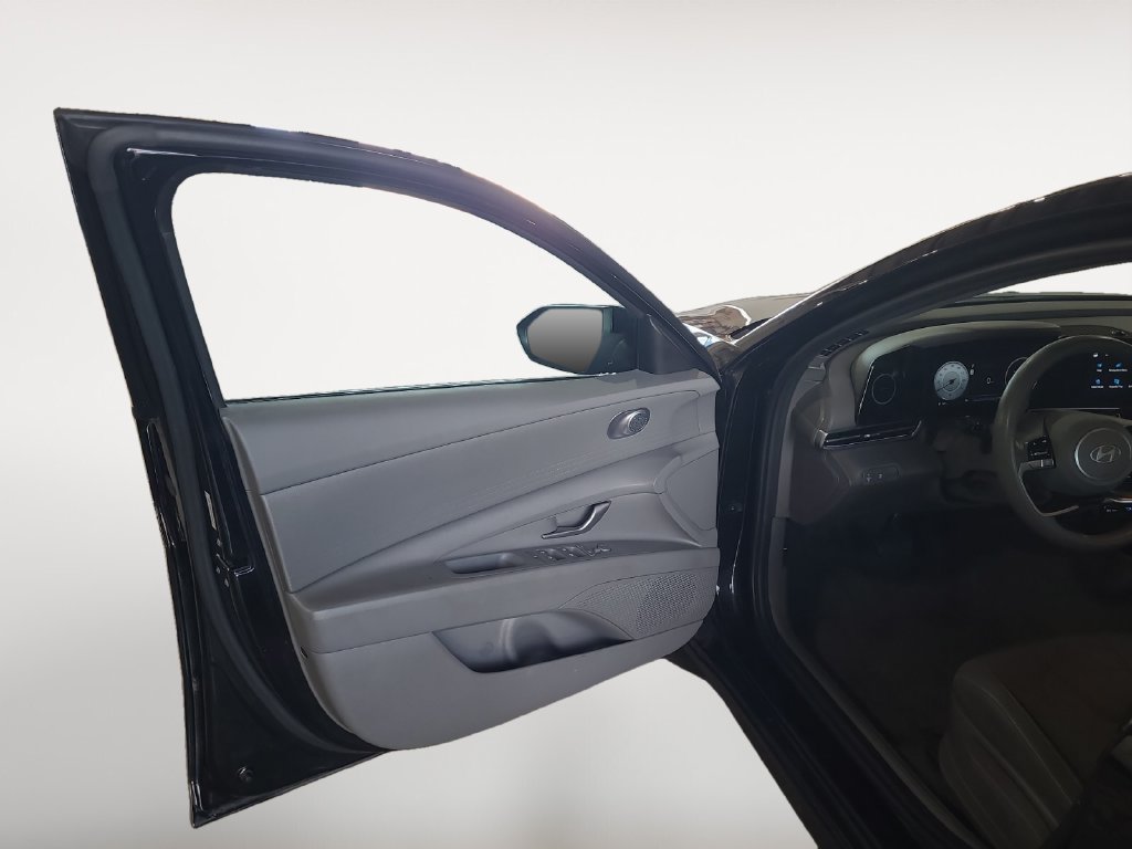 Used 2024 Hyundai Elantra SEL FWD image 21