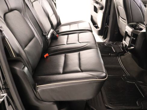 Used 2020 RAM 1500 Limited w/ Black Appearance Package image 15