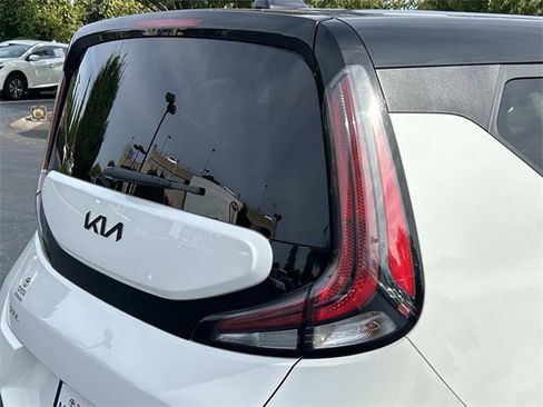 Used 2024 Kia Soul S image 11