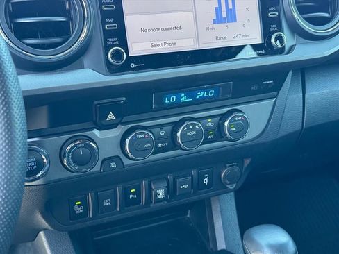 Used 2022 Toyota Tacoma TRD Sport w/ Technology Package image 27