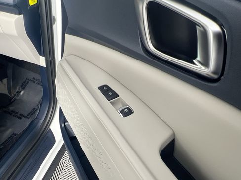 New 2026 Kia Carnival EX FWD image 32