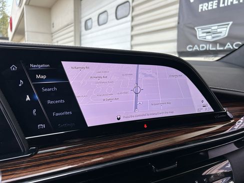 Used 2022 Cadillac Escalade Luxury w/ LPO, Floor Liner Package AWD/4WD image 21