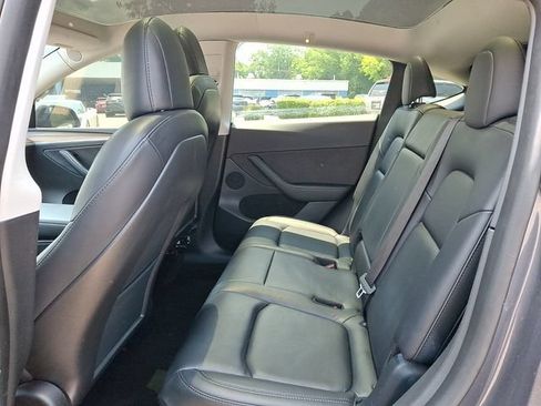 Used 2022 Tesla Model Y Long Range AWD/4WD image 12