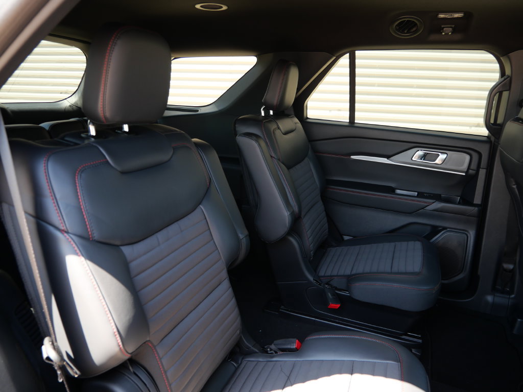 New 2026 Ford Explorer ST-Line AWD/4WD image 13