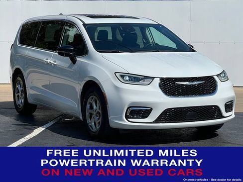 Used 2024 Chrysler Pacifica Limited w/ Uconnect Theater Family Group AWD/4WD image 1