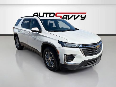Used 2023 Chevrolet Traverse LT image 1