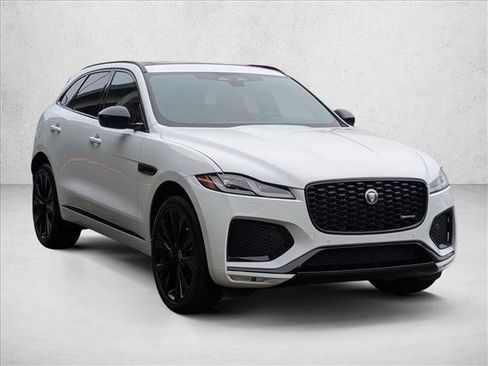 Used 2024 Jaguar F-PACE R-Dynamic S image 3
