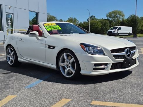 Used 2015 Mercedes-Benz SLK 250 image 2