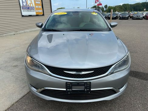 Used 2015 Chrysler 200 Limited FWD image 2