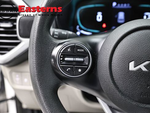 Used 2023 Kia Soul LX FWD image 15