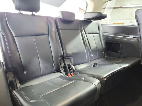 Used 2024 Ford Expedition XLT image 44