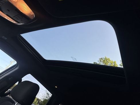 Used 2017 Jeep Grand Cherokee Laredo image 29