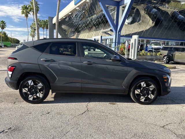 Used 2024 Hyundai Kona SEL FWD image 2
