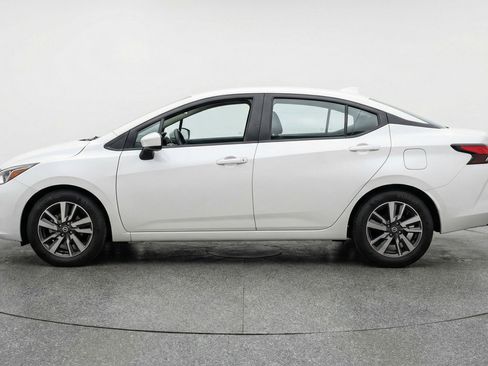 Used 2025 Nissan Versa SV image 5