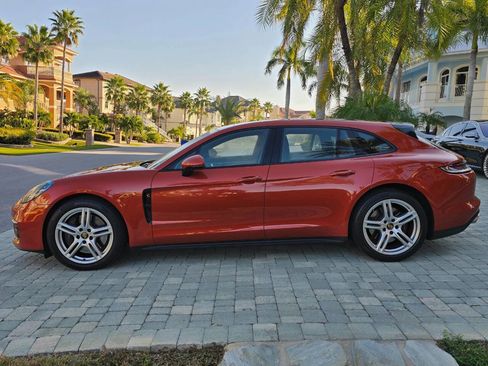 Used 2021 Porsche Panamera 4 image 35