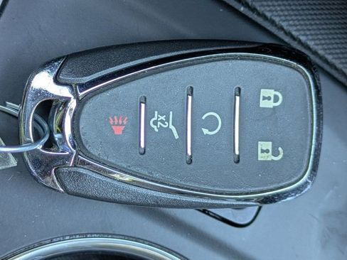 Used 2024 Chevrolet Equinox LT image 30