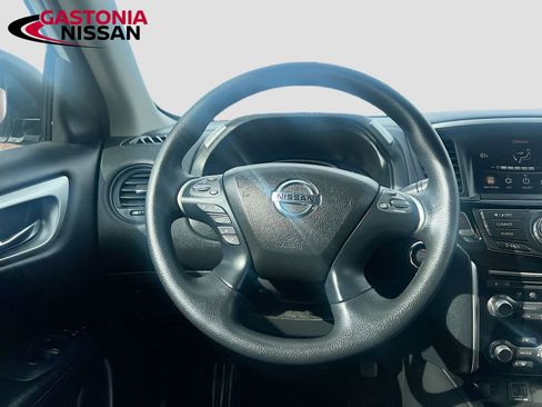 Used 2020 Nissan Pathfinder S image 29