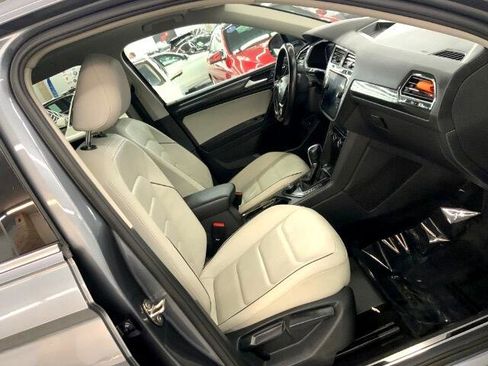 Used 2019 Volkswagen Tiguan SEL Premium image 16